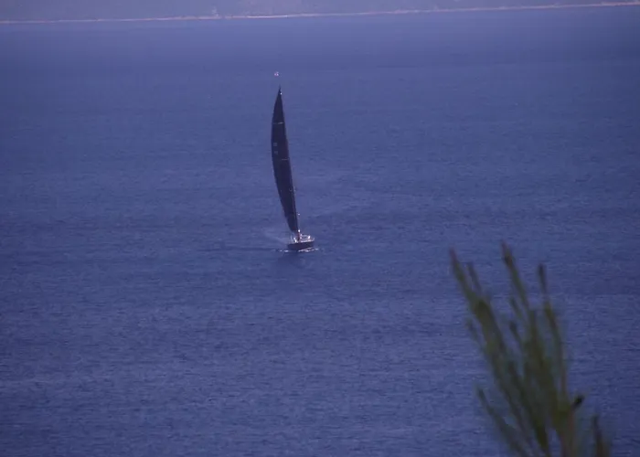 Privat bolig Ellenas- *